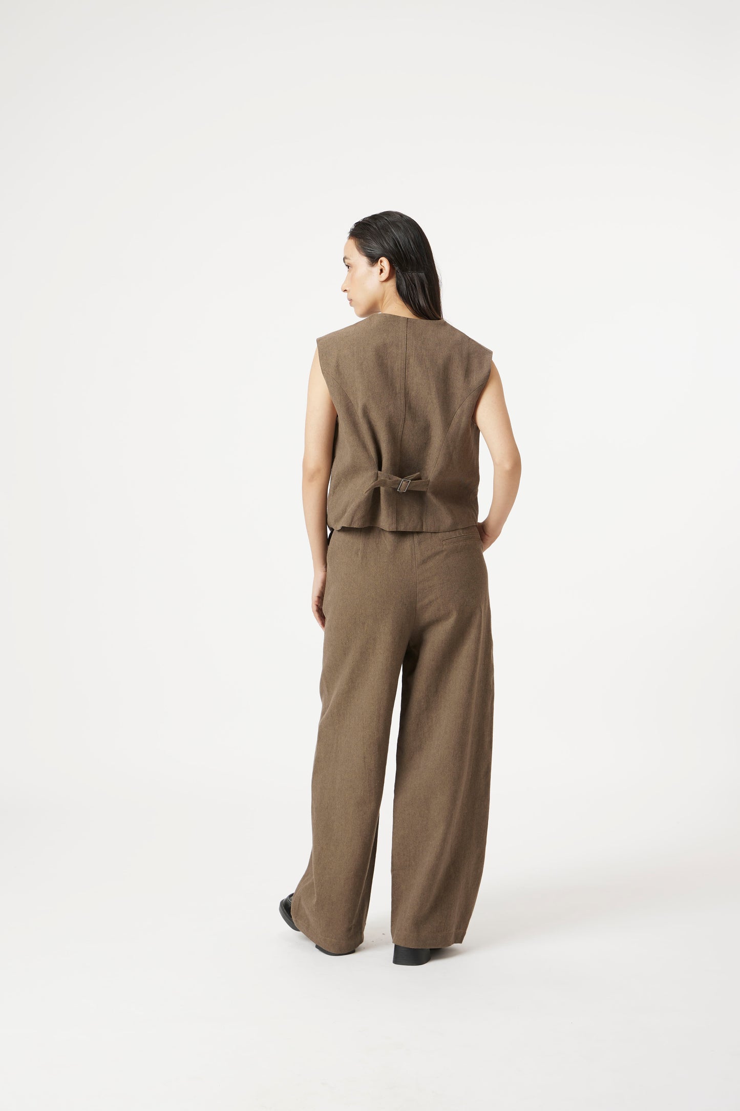 Brown linen set