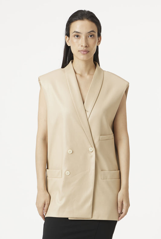 chic sleeveless beauty