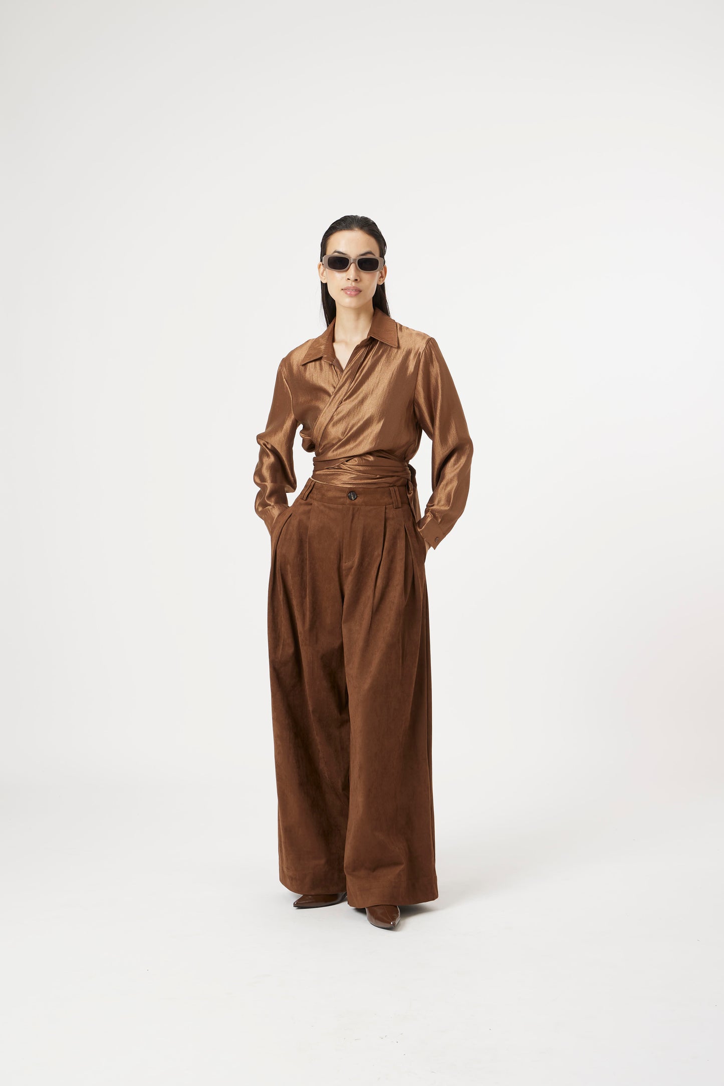 Smooth brown pants