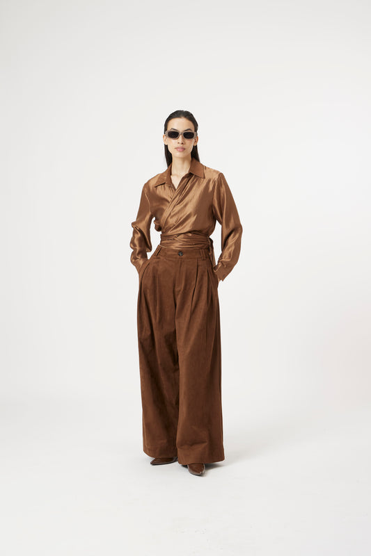 Smooth brown pants