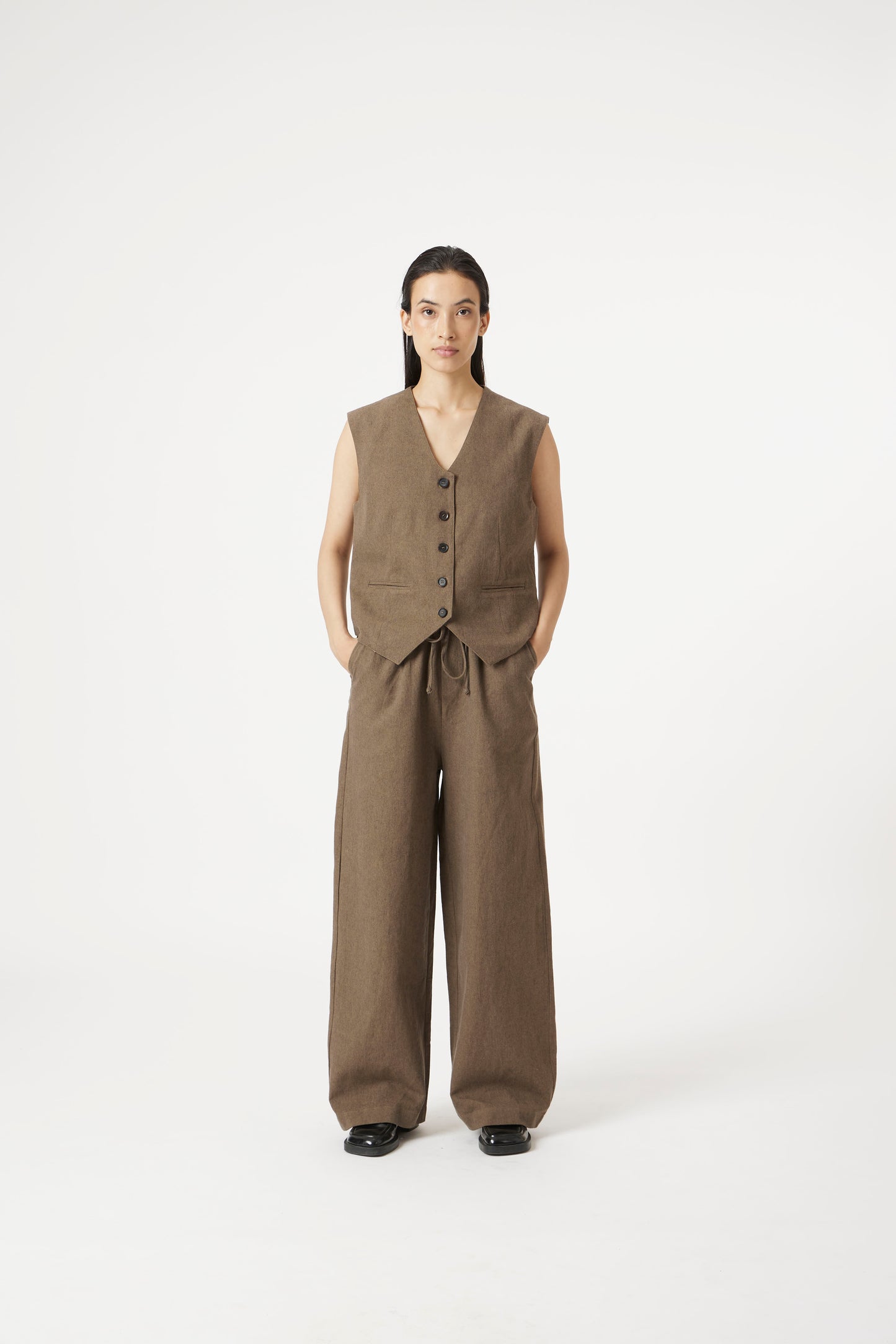 Brown linen set