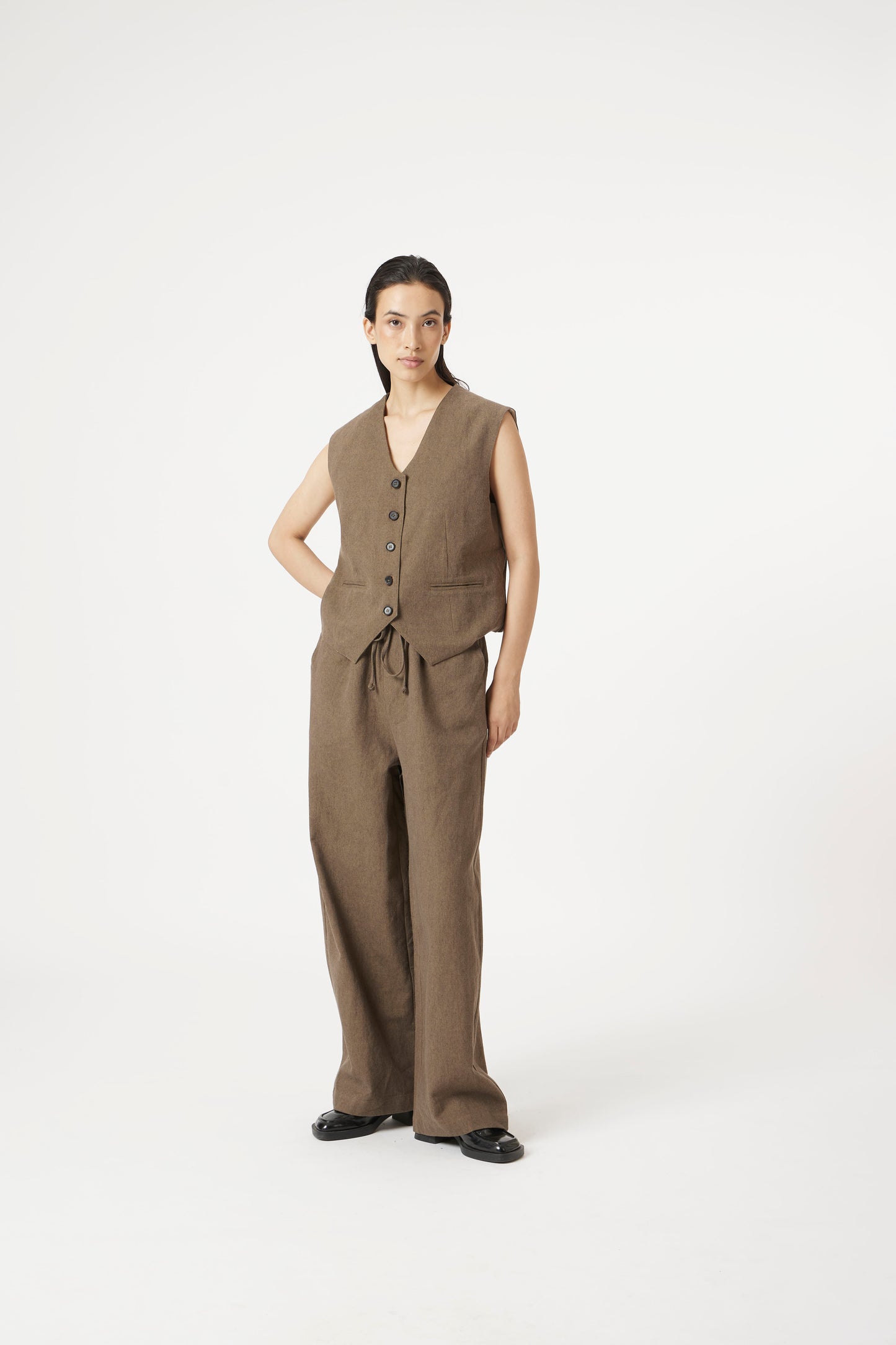 Brown linen set