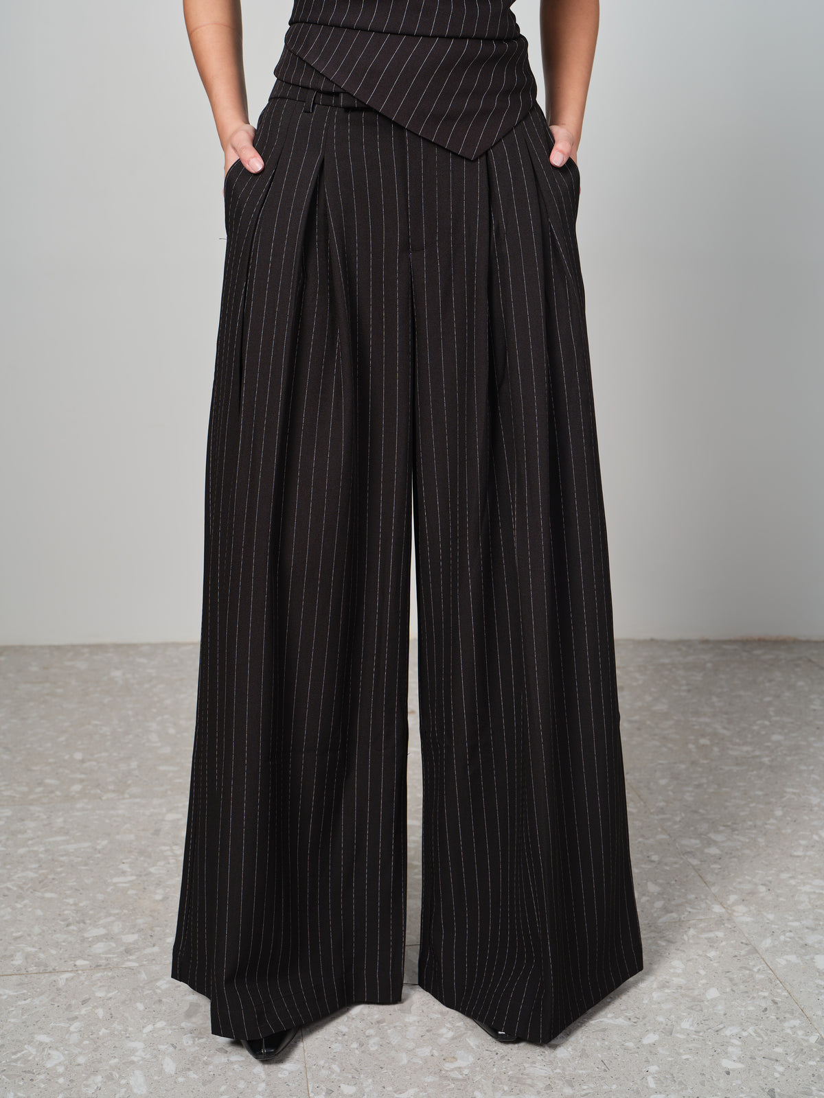 Pinstripe Asymmetric Set