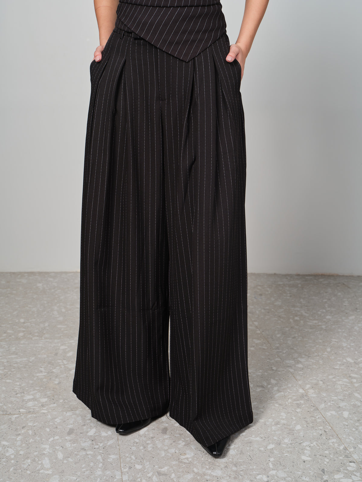 Pinstripe Asymmetric Set