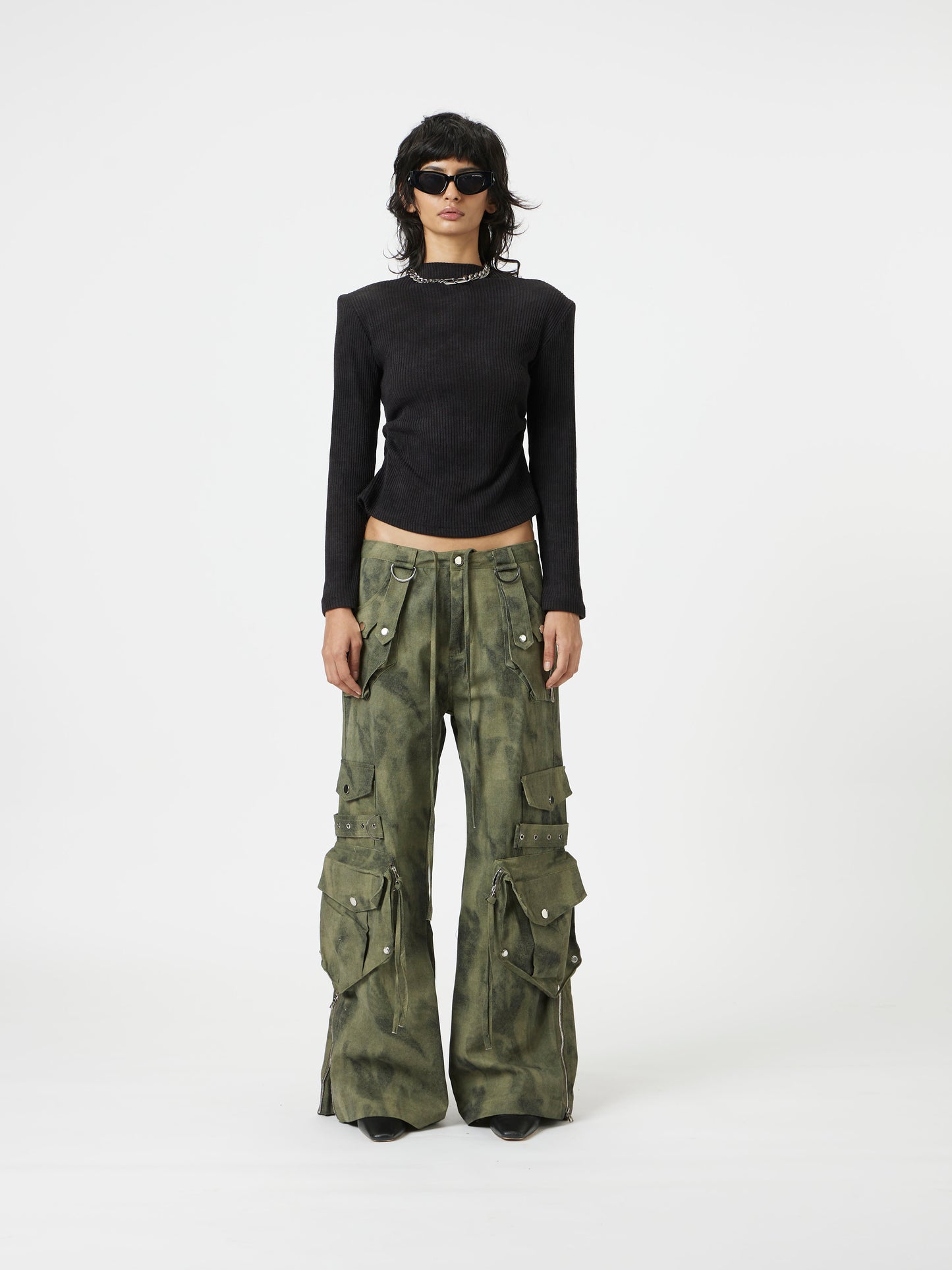 black shenn knit top