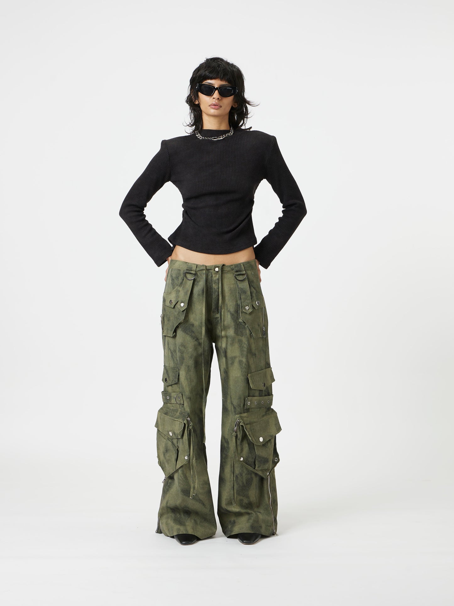 black shenn knit top